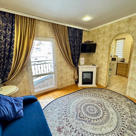 Little Paris Apartment Черновцы Экстерьер фото