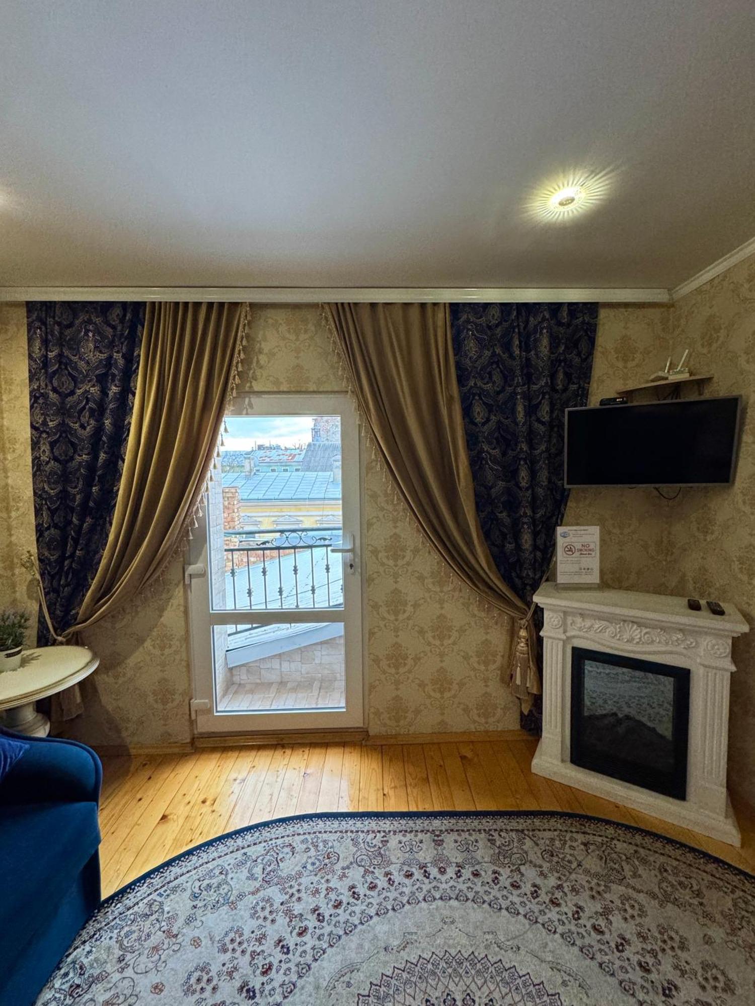 Little Paris Apartment Черновцы Экстерьер фото